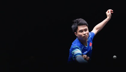 周启豪惜败主要对手 林诗栋险胜 蒯曼逆转早田希娜|张本智和|WTT|安宰贤|向鹏|世界排名_新浪体育_新浪新闻