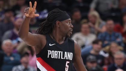 开云投注-阿夫迪亚缺阵！开拓者VS绿军先发：霍勒迪对阵老东家VS布朗&amp;怀特