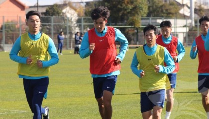 kaiyun app-滇池湖畔，武汉三镇一线队与B队的2026赛季昆明冬训正式开练