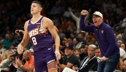 开云投注-行云流水！马威赢得跳球&amp;古德温长传助攻格雷森·阿伦双手暴扣